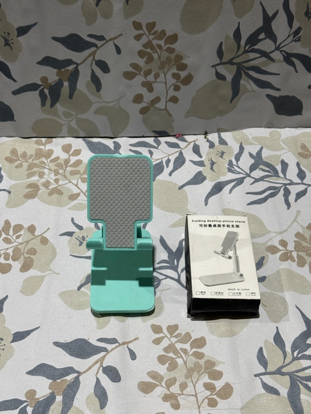 Adjustable Foldable Phone Stand in Mint